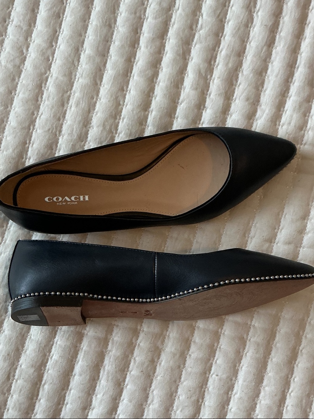 Coach Classic Navy 7 Viviana BeadChain Skinner Flats - Picture 4 of 10
